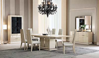 Light Walnut Extendable Dining Table NJ 897