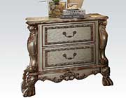 Luxurious Classic Bed Delmon