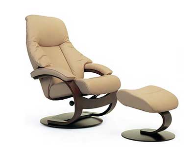 Fjords Giske Small Ergonomic Recliner by Hjellegjerde