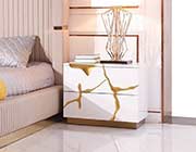 White Leather Modern Bed VG Alymer
