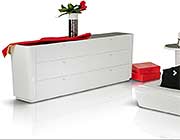 Contemporary White Lacquered Bed Graziano