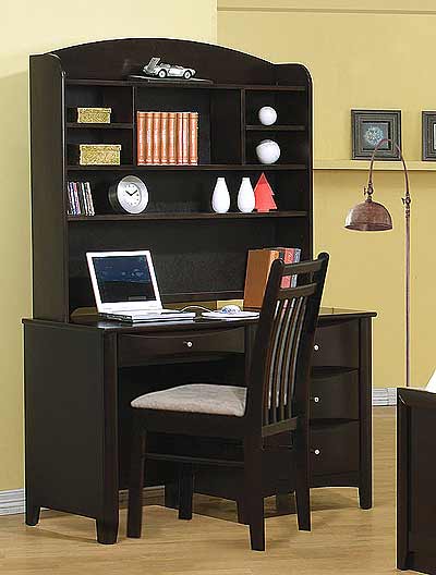 Compact Desk with Hutch